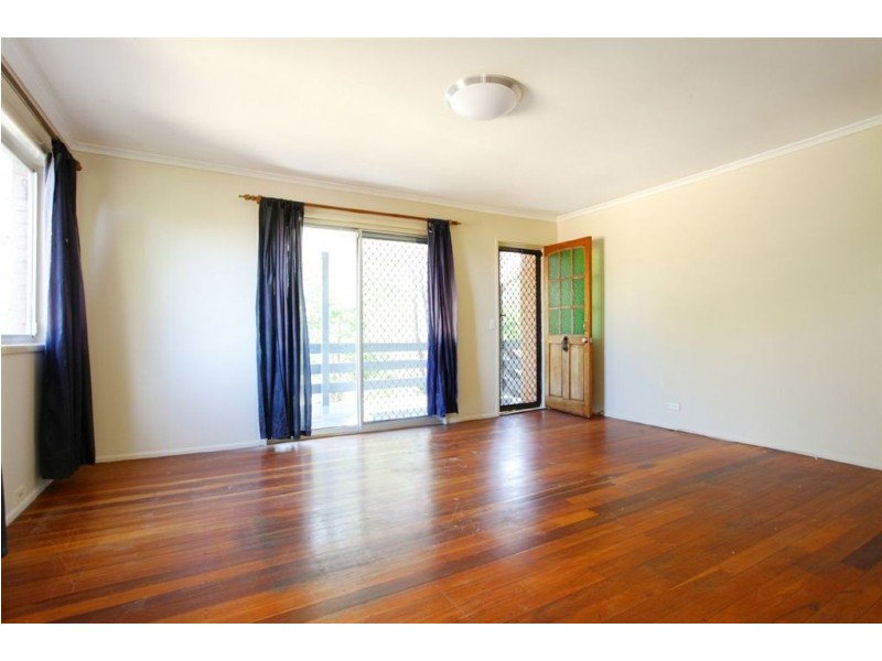 16 Surrey St, Bellbird Park QLD 4300