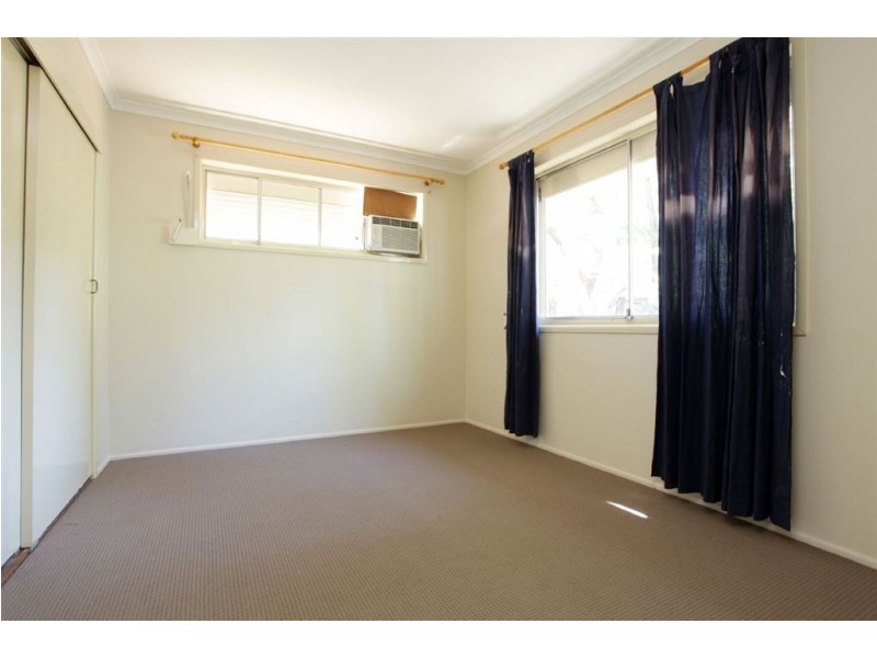 16 Surrey St, Bellbird Park QLD 4300