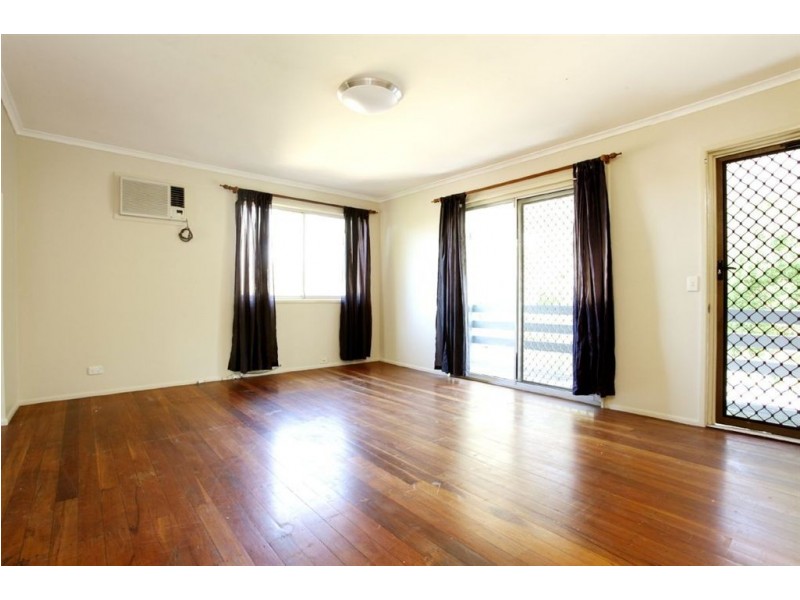 16 Surrey St, Bellbird Park QLD 4300