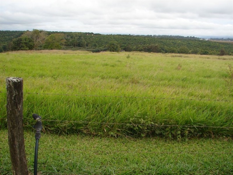 # Mehmet Road, Atherton QLD 4883