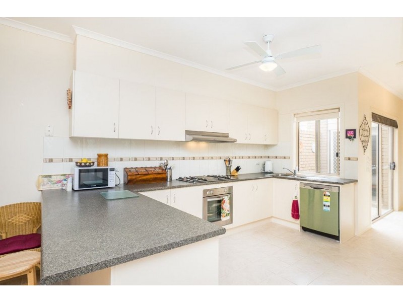 2/20 Anglia Court, Werribee VIC 3030