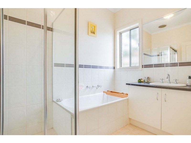 2/20 Anglia Court, Werribee VIC 3030