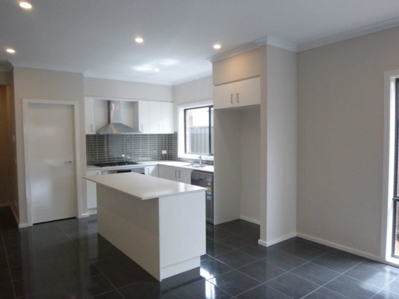 13 Mondra Terrace, Wyndham Vale VIC 3024