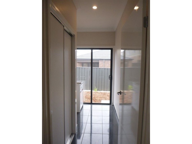 13 Mondra Terrace, Wyndham Vale VIC 3024