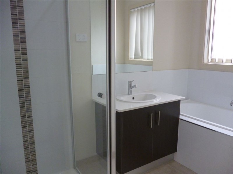 28 Emerson Drive, Truganina VIC 3029
