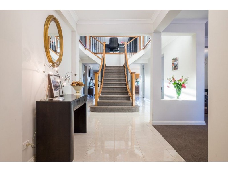 55 Vaucluse Boulevard, Sanctuary Lakes VIC 3030