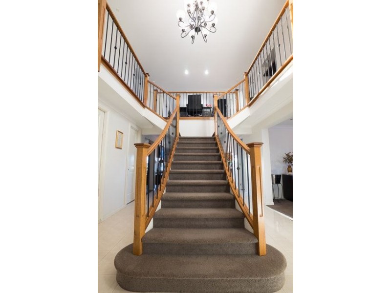 55 Vaucluse Boulevard, Sanctuary Lakes VIC 3030