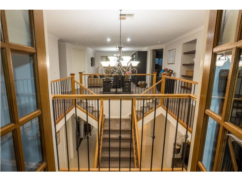 55 Vaucluse Boulevard, Sanctuary Lakes VIC 3030