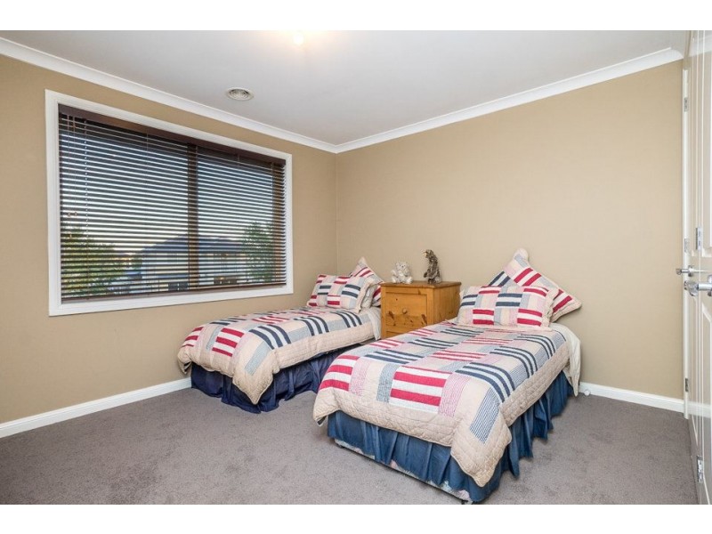 55 Vaucluse Boulevard, Sanctuary Lakes VIC 3030