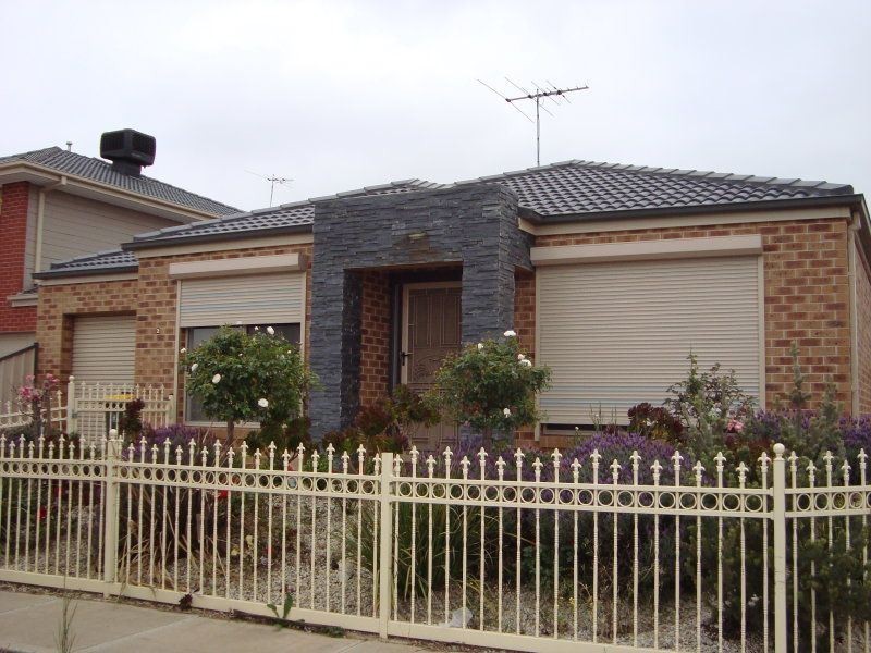 1/2 Vanderbilt Avenue, Truganina VIC 3029