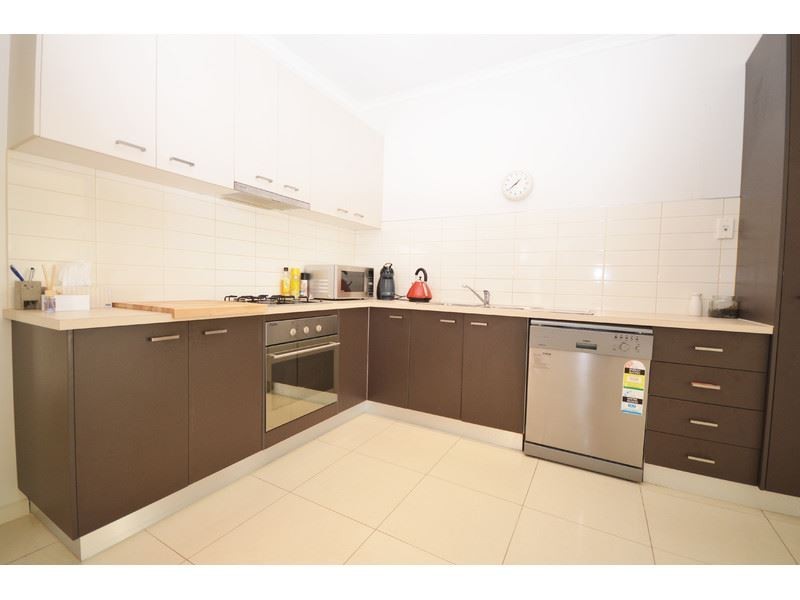 2/11 Rutman Close, Werribee VIC 3030