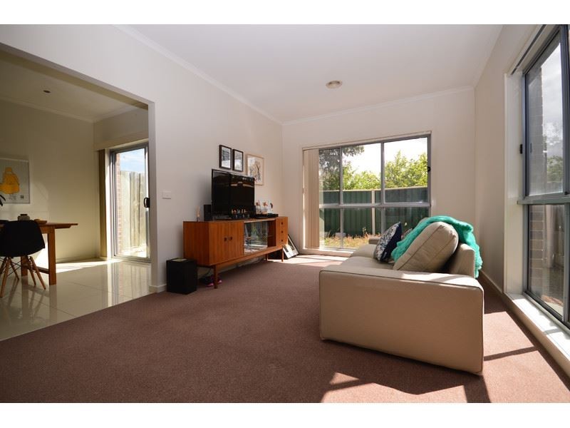 2/11 Rutman Close, Werribee VIC 3030
