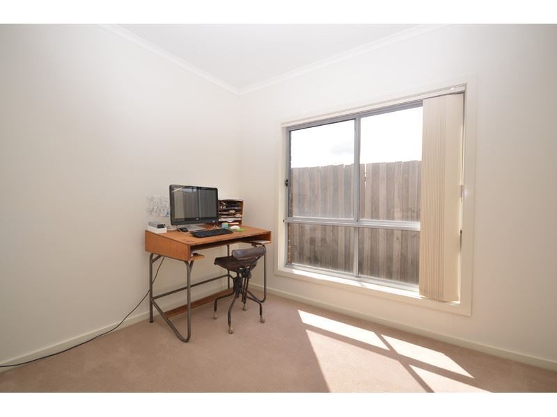 2/11 Rutman Close, Werribee VIC 3030