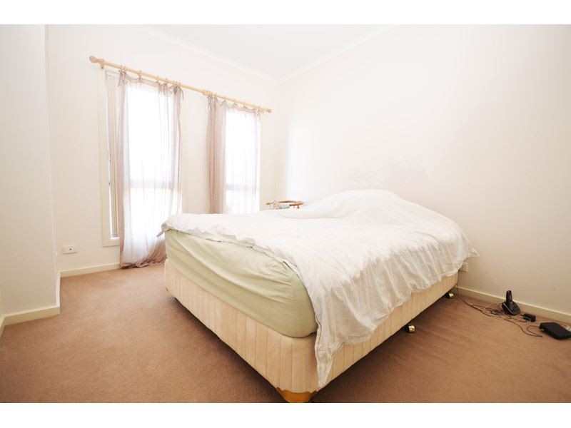 2/11 Rutman Close, Werribee VIC 3030