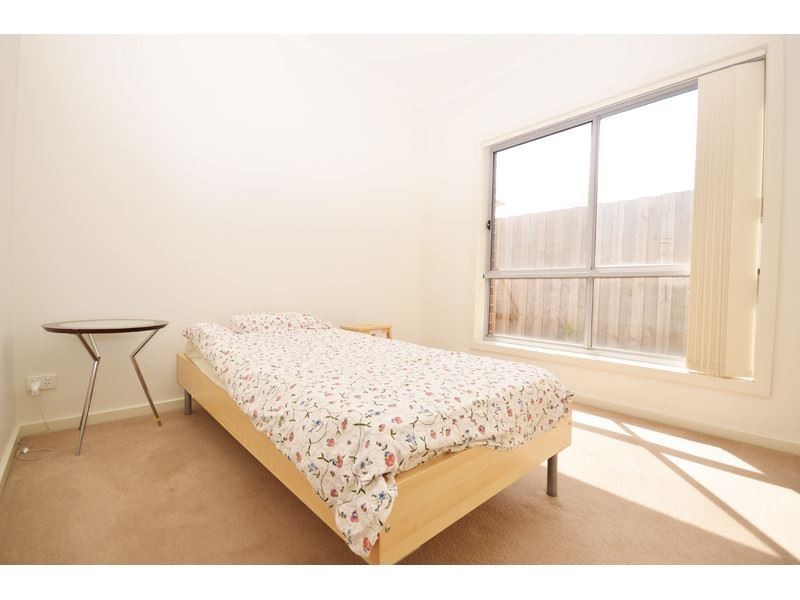 2/11 Rutman Close, Werribee VIC 3030