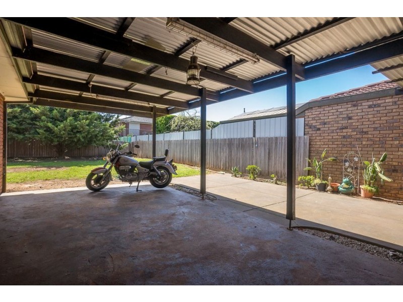 10 Acheron Crescent, Werribee VIC 3030