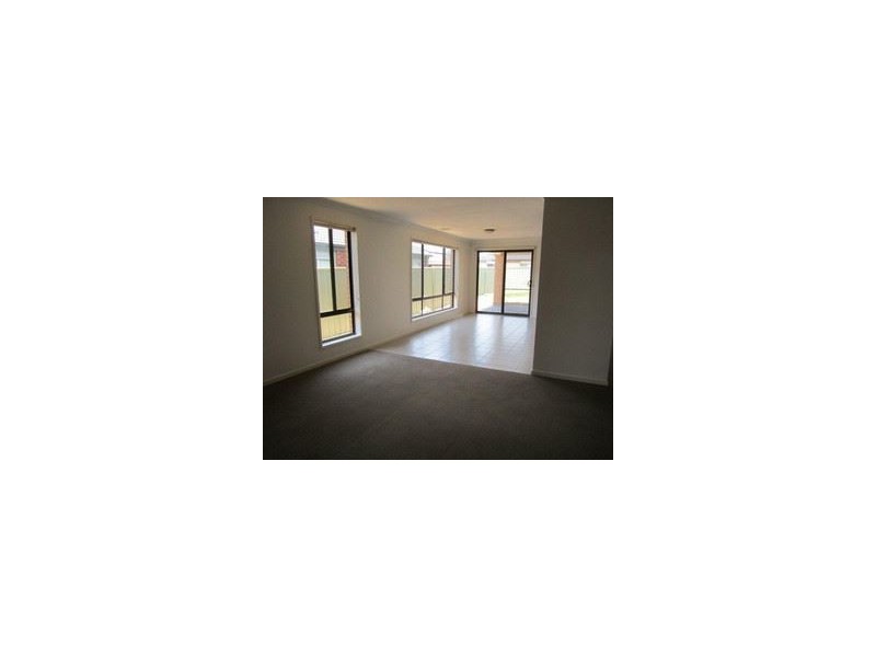 17 Manuka Grove, Wyndham Vale VIC 3024