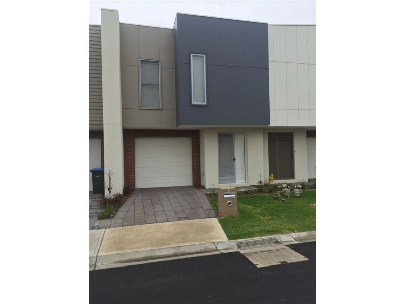 10 Crombie Lane, Point Cook VIC 3030