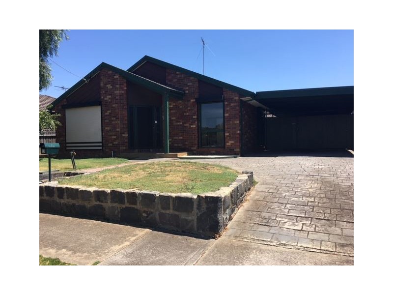 11 Golden Square Crescent, Hoppers Crossing VIC 3029