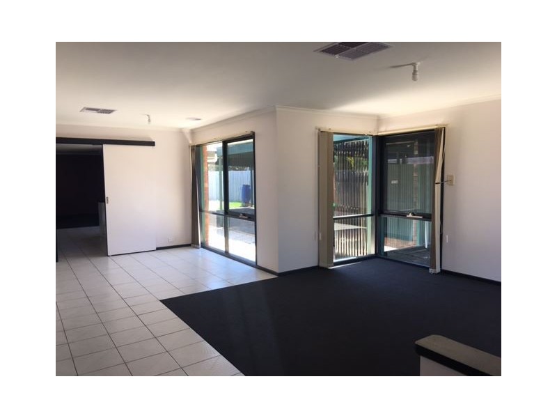 11 Golden Square Crescent, Hoppers Crossing VIC 3029