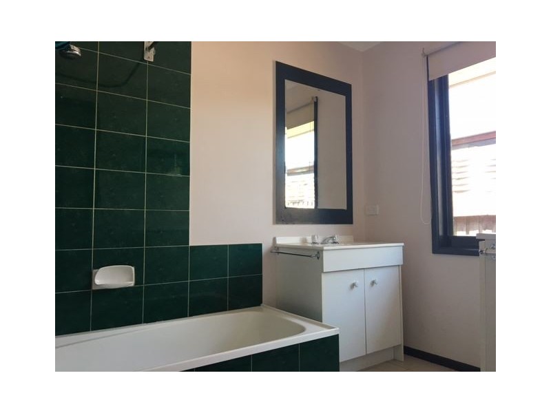 11 Golden Square Crescent, Hoppers Crossing VIC 3029