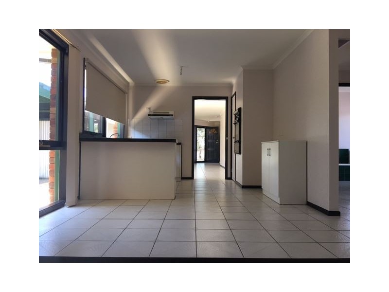 11 Golden Square Crescent, Hoppers Crossing VIC 3029