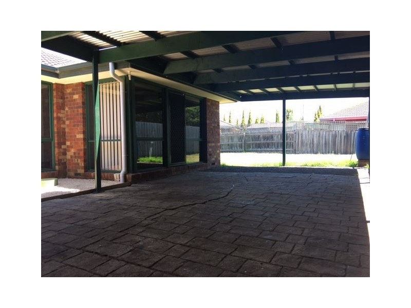 11 Golden Square Crescent, Hoppers Crossing VIC 3029