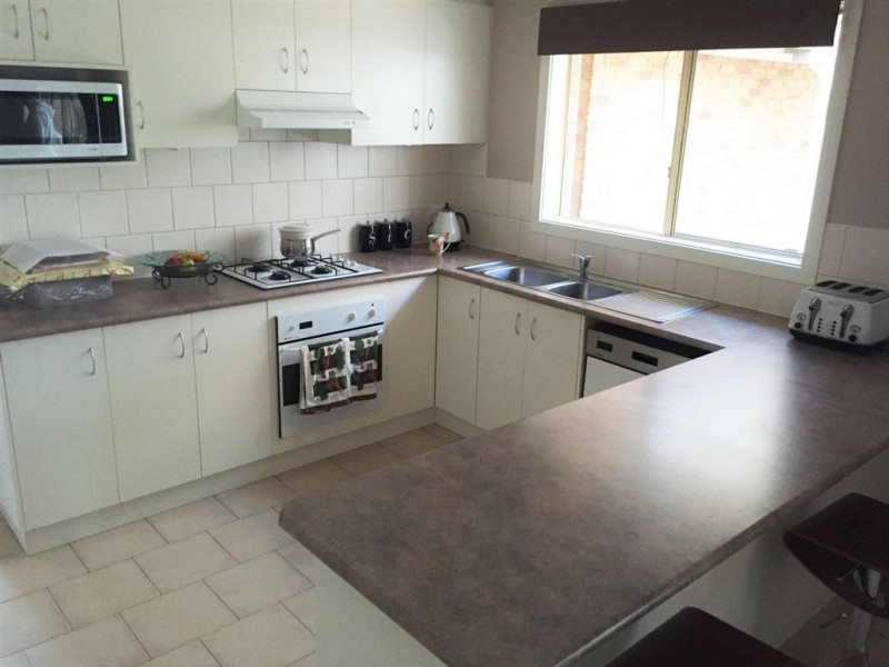 33 Alexandra Ave, Hoppers Crossing VIC 3029