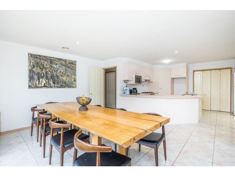 11 Lena Court, Hoppers Crossing VIC 3029