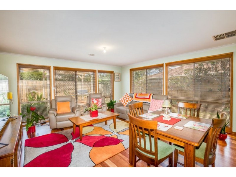 1/2 Avon Court, Werribee VIC 3030