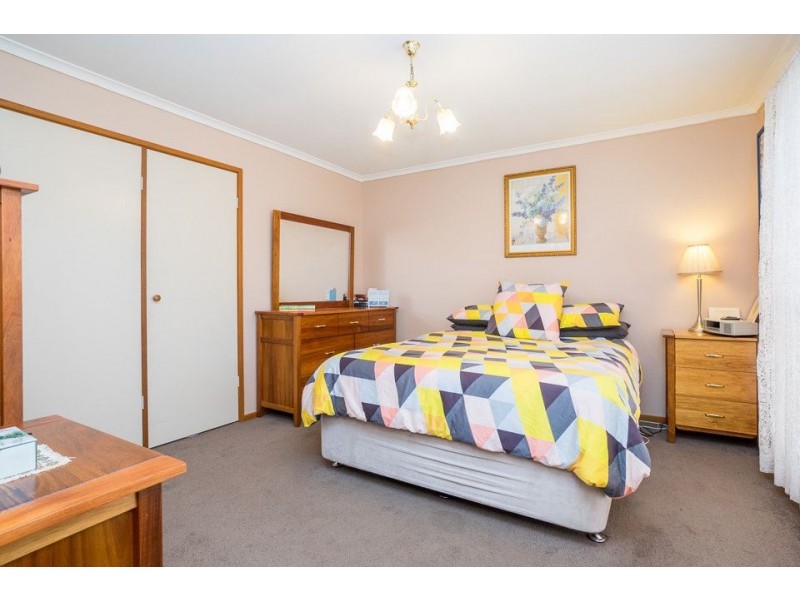 1/2 Avon Court, Werribee VIC 3030