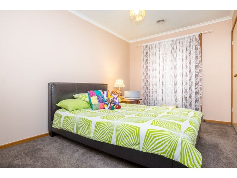 1/2 Avon Court, Werribee VIC 3030