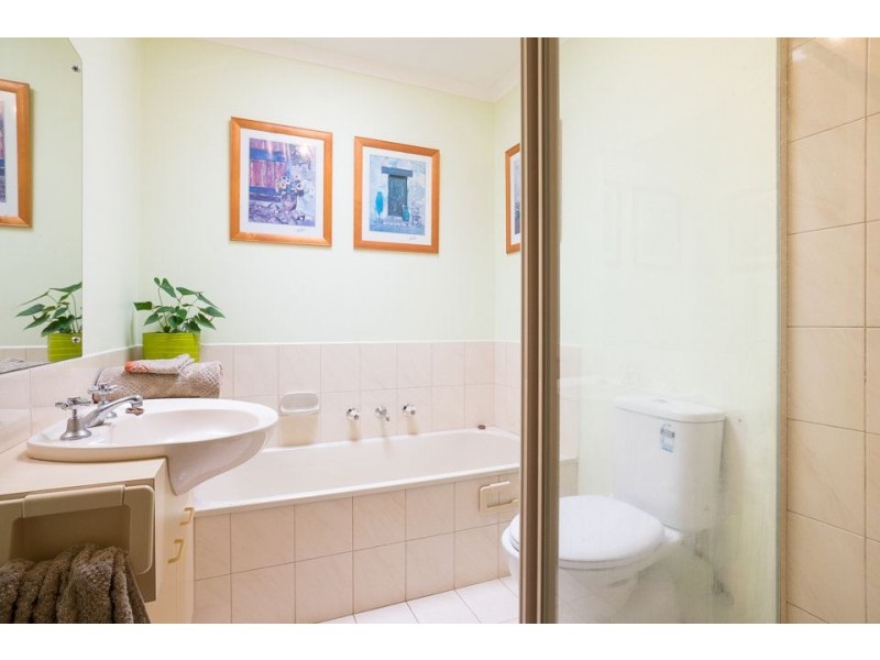 1/2 Avon Court, Werribee VIC 3030