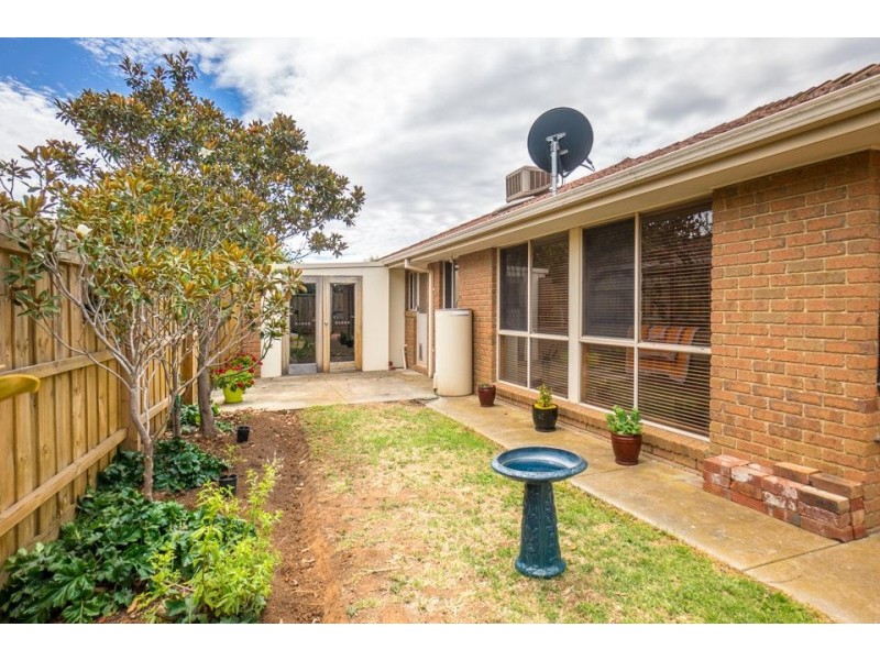 1/2 Avon Court, Werribee VIC 3030