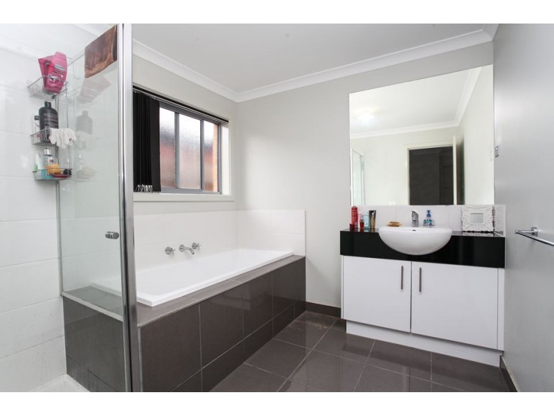 54 Chapman Drive, Wyndham Vale VIC 3024