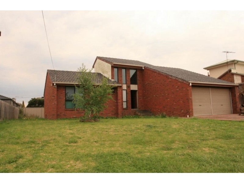 39 Centre Avenue, Werribee VIC 3030