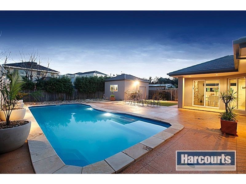 3 Lakeside Drive, Point Cook VIC 3030