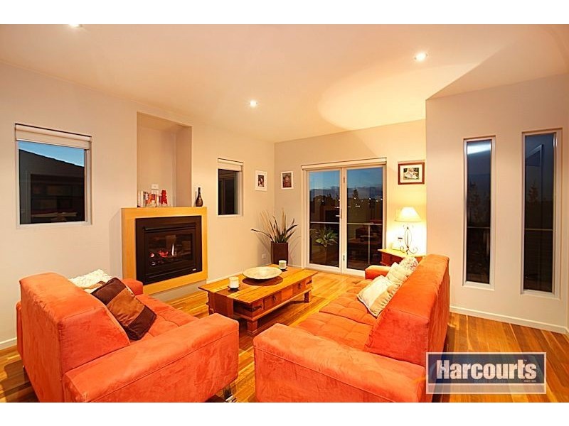 3 Lakeside Drive, Point Cook VIC 3030