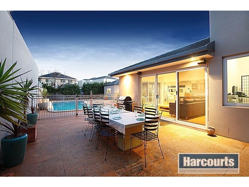 3 Lakeside Drive, Point Cook VIC 3030