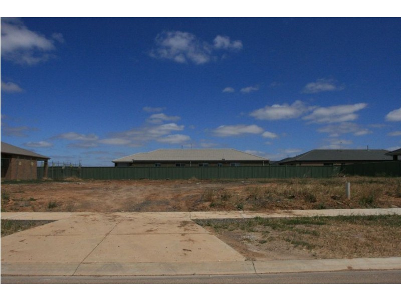 32 Avonwood Avenue, Wyndham Vale VIC 3024