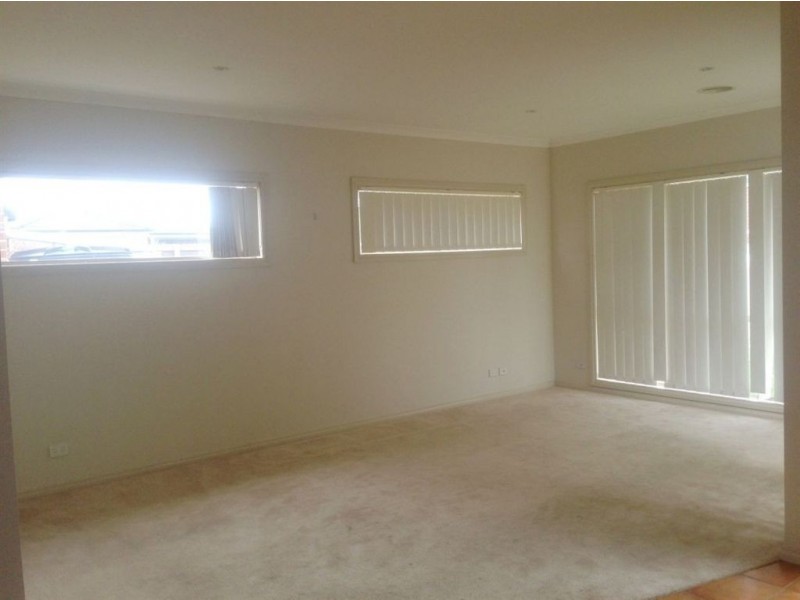 2/4 Assumption Place, Truganina VIC 3029