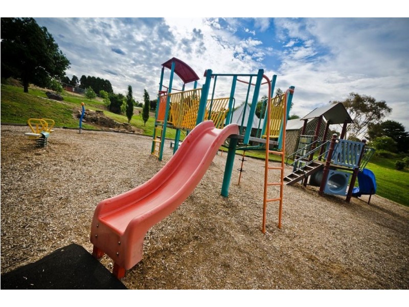 26 Bank Street, Ballan VIC 3342