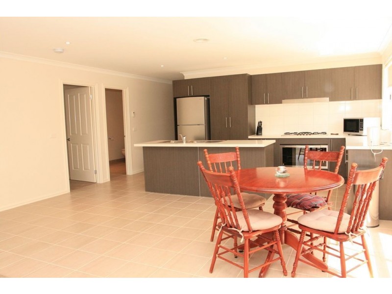 8 Hewett Drive, Point Cook VIC 3030