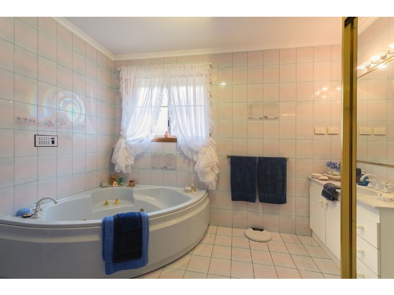 13 Fernwood Drive, Hoppers Crossing VIC 3029