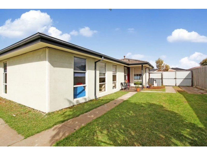 10 Malleehen Street, Werribee VIC 3030
