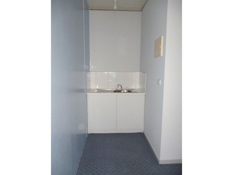 2/6 Neville Avenue, Laverton VIC 3028