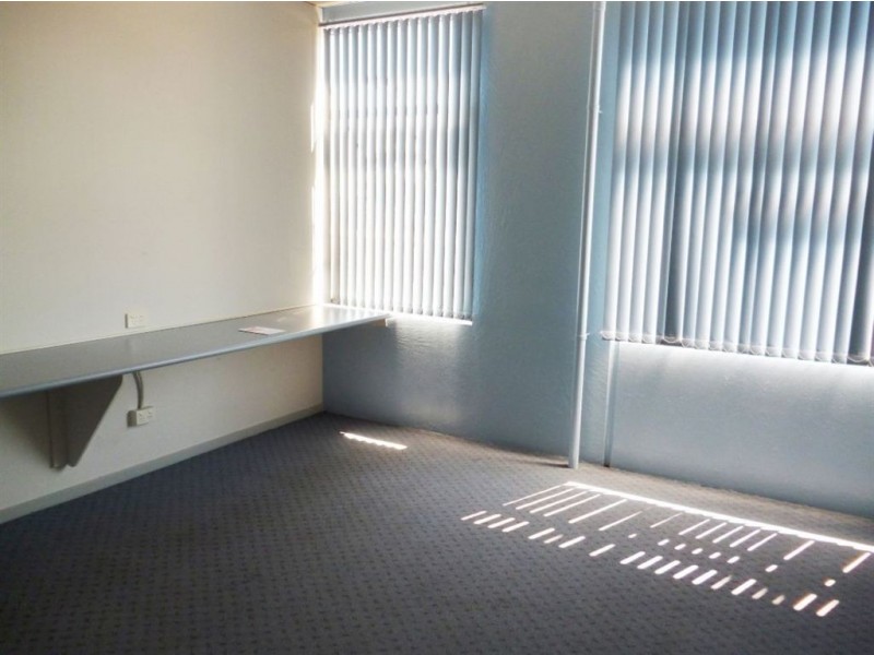 2/6 Neville Avenue, Laverton VIC 3028