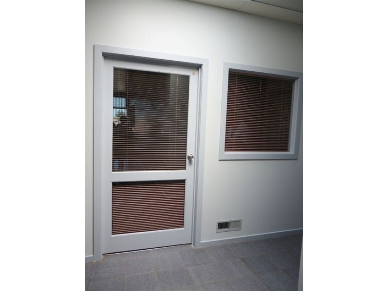 2/6 Neville Avenue, Laverton VIC 3028