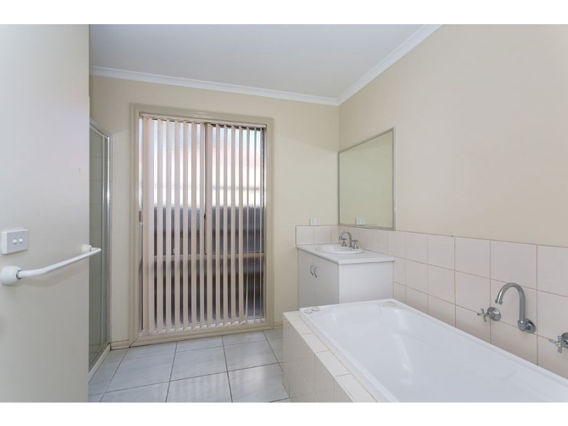 38 Tracey Street, Werribee VIC 3030