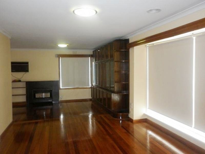 4 Powell Drive, Hoppers Crossing VIC 3029